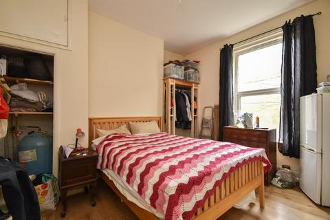 1 bedroom flat for sale, Cornwallis Terrace, Hastings