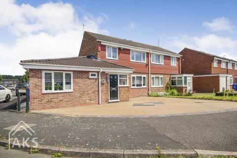 3 bedroom semi-detached house to rent, Moy Avenue, Derby DE24