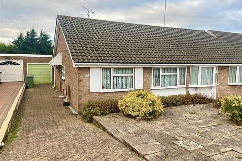 2 bedroom semi-detached bungalow for sale, Wellesley Crescent, Potters Bar EN6