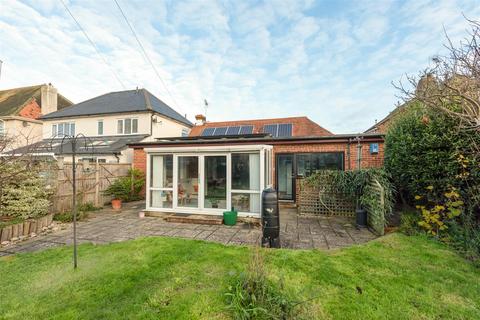 25 Pier Avenue, Whitstable, CT5 2HQ