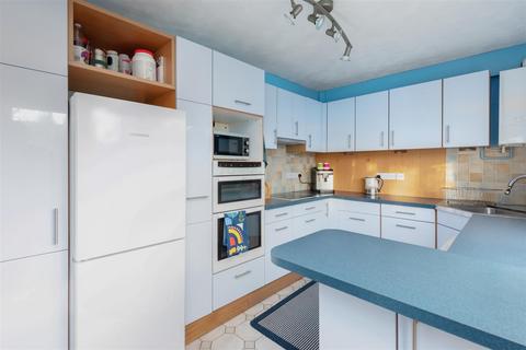 25 Pier Avenue, Whitstable, CT5 2HQ