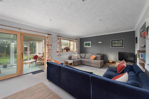 25 Pier Avenue, Whitstable, CT5 2HQ