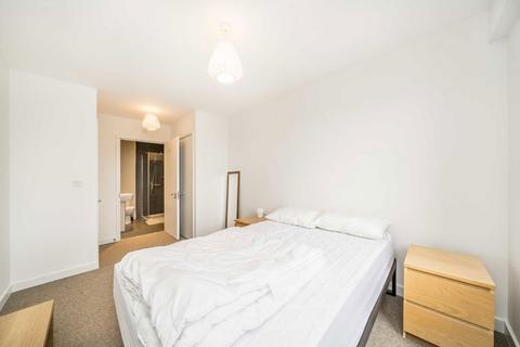 2 bedroom flat to rent, Mare Street, London E8