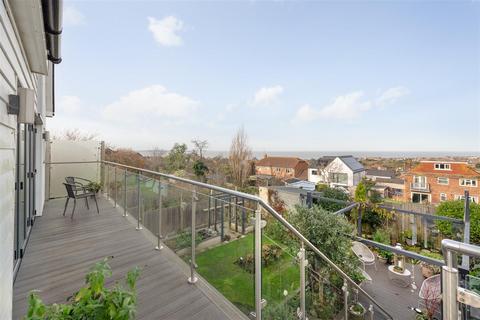 4 bedroom detached house for sale, Martindown Road, Whitstable