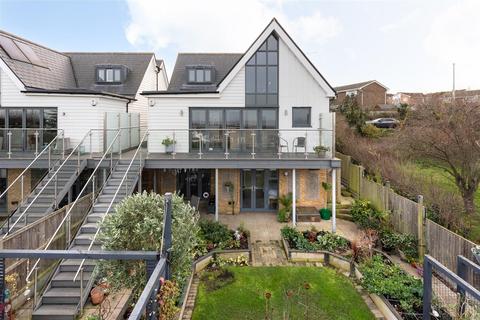 4 bedroom detached house for sale, Martindown Road, Whitstable