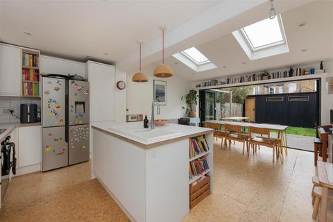 2 Oxford Close, Whitstable, CT5 1JT