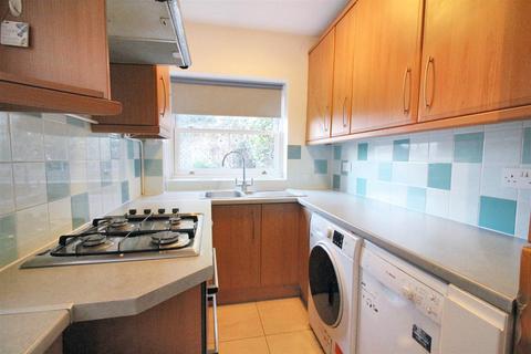 3 bedroom terraced house to rent, St. Marys Row, Aylesbury