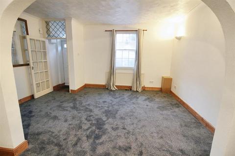 3 bedroom terraced house to rent, St. Marys Row, Aylesbury