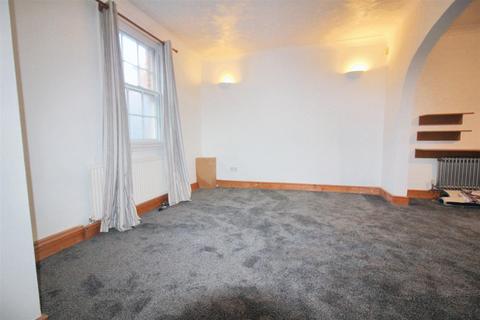 3 bedroom terraced house to rent, St. Marys Row, Aylesbury