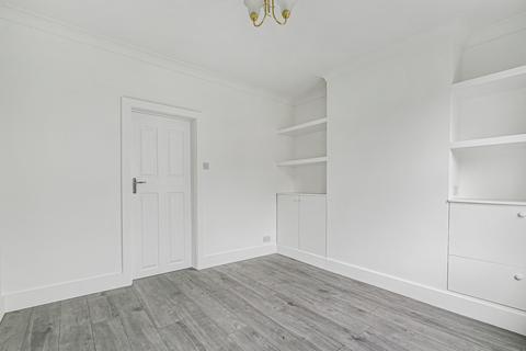 2 bedroom end of terrace house for sale, Gladstone Road, Burgess Hill, West Sussex, RH15