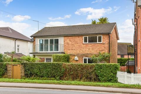 6 Princes Crescent, Lyndhurst, SO43 7BS