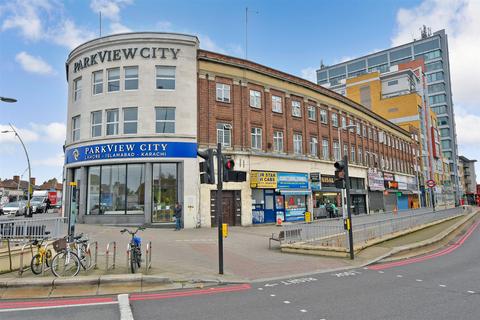 1 bedroom flat for sale, Eastern Avenue, Gants Hill, Ilford, Essex