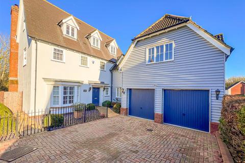 4 bedroom detached house for sale, Wood Avenue, Hockley SS5