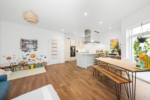 2 bedroom apartment for sale, Auckland Road, London