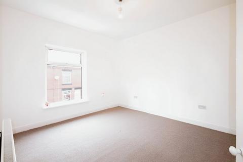 2 bedroom terraced house to rent, Beatrice Street, Denton, Manchester, M34