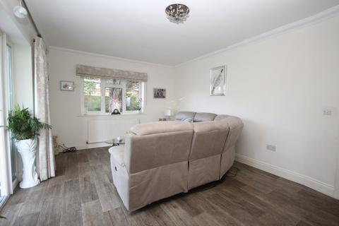 Flat 6, Branksome Mews, 5 Nelson Road, Bournemouth, BH4 9JB