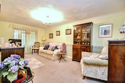 2 bedroom detached bungalow for sale, Darbys Corner