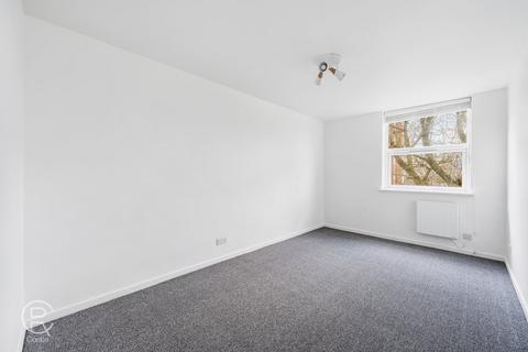 16 Riverside Close, London, W7 1BY