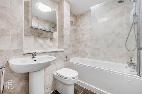 16 Riverside Close, London, W7 1BY