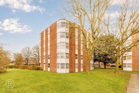 16 Riverside Close, London, W7 1BY