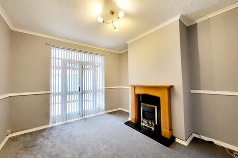 3 bedroom semi-detached house to rent, Ilkley Crescent, Reddish, Stockport, SK5