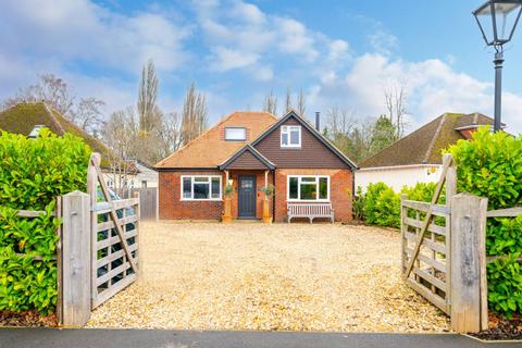 4 bedroom detached house for sale, Frog Grove Lane, Guildford, GU3