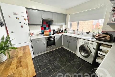 2 bedroom apartment for sale, Helmsdale, Swindon, Wiltshire