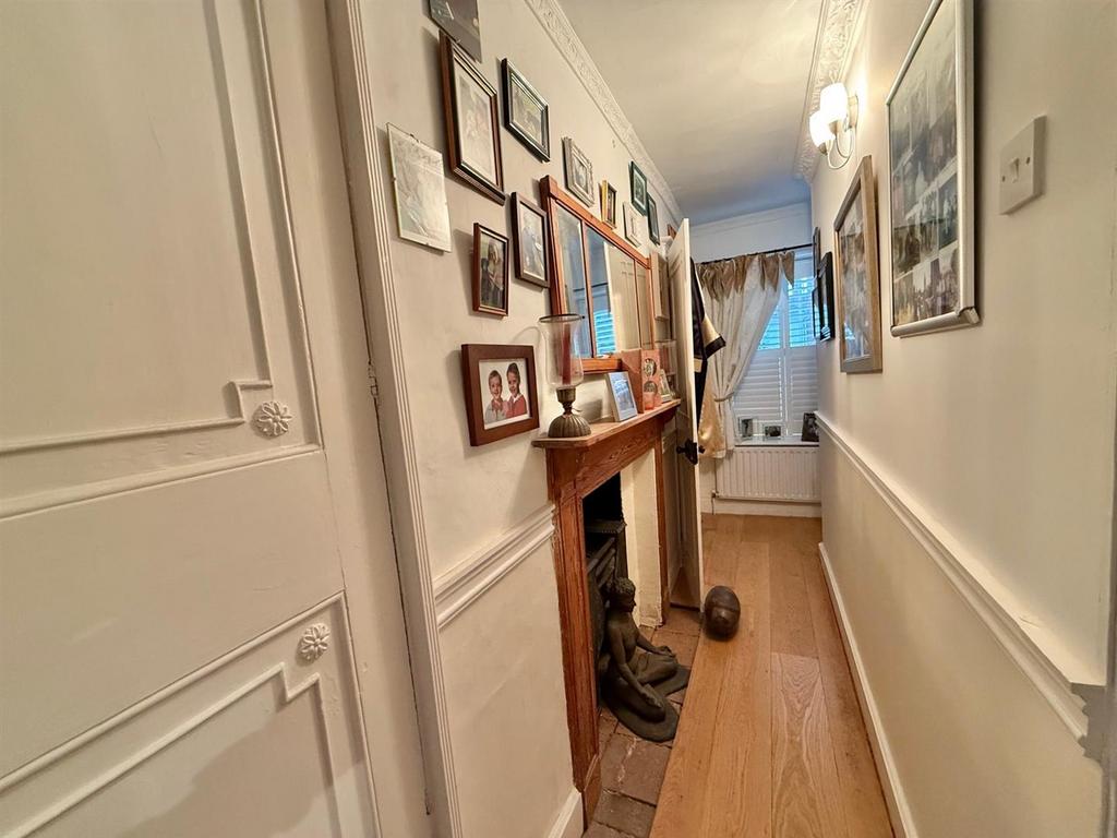 Hallway.jpg