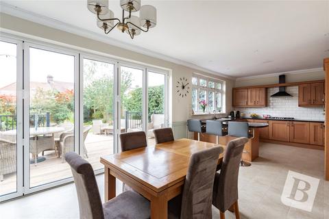 8 Spenser Crescent, Upminster, RM14 1AN
