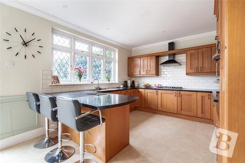 8 Spenser Crescent, Upminster, RM14 1AN