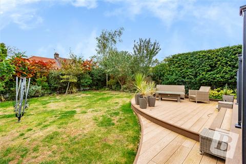 8 Spenser Crescent, Upminster, RM14 1AN