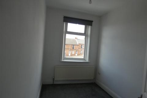 2 bedroom flat to rent, St. Thomas Street, Low Fell, Gateshead