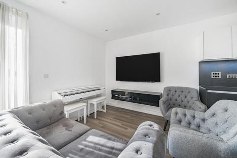 1 bedroom flat for sale, Avenue Road, Acton