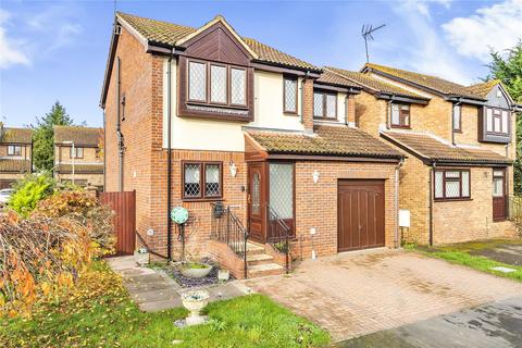 3 bedroom detached house for sale, Craigwell Close, Surrey TW18