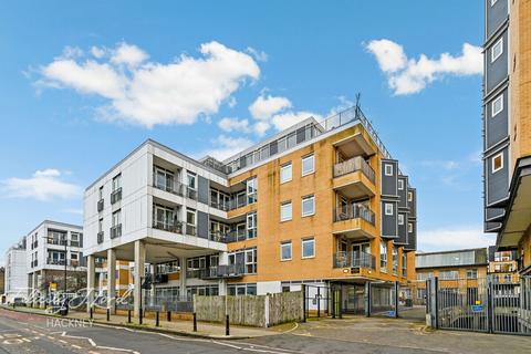 3 Hacon Square, London, E8 3QR