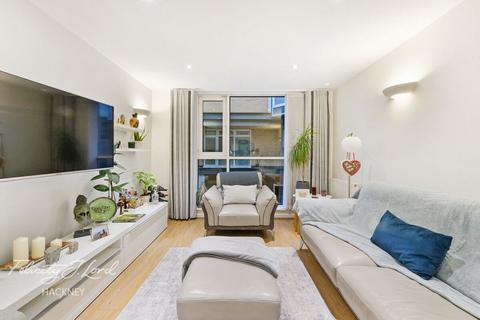 3 Hacon Square, London, E8 3QR