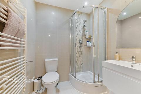 3 Hacon Square, London, E8 3QR