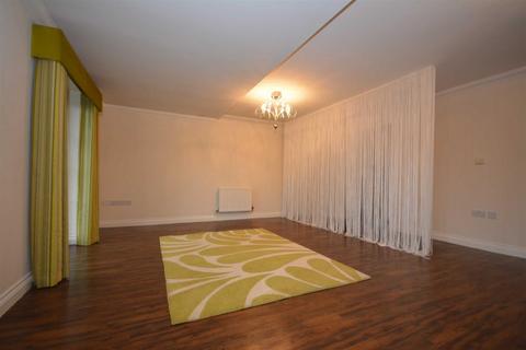 2 bedroom apartment to rent, Thorn Hill Gardens, Wigan, WN1 2RQ