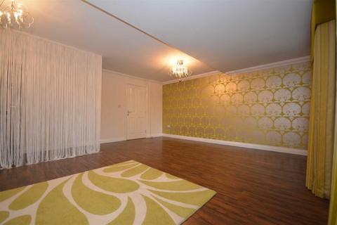 2 bedroom apartment to rent, Thorn Hill Gardens, Wigan, WN1 2RQ