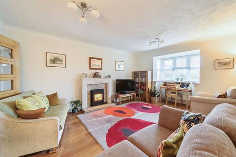 2 Arnold Way, Thame, OX9 2QA