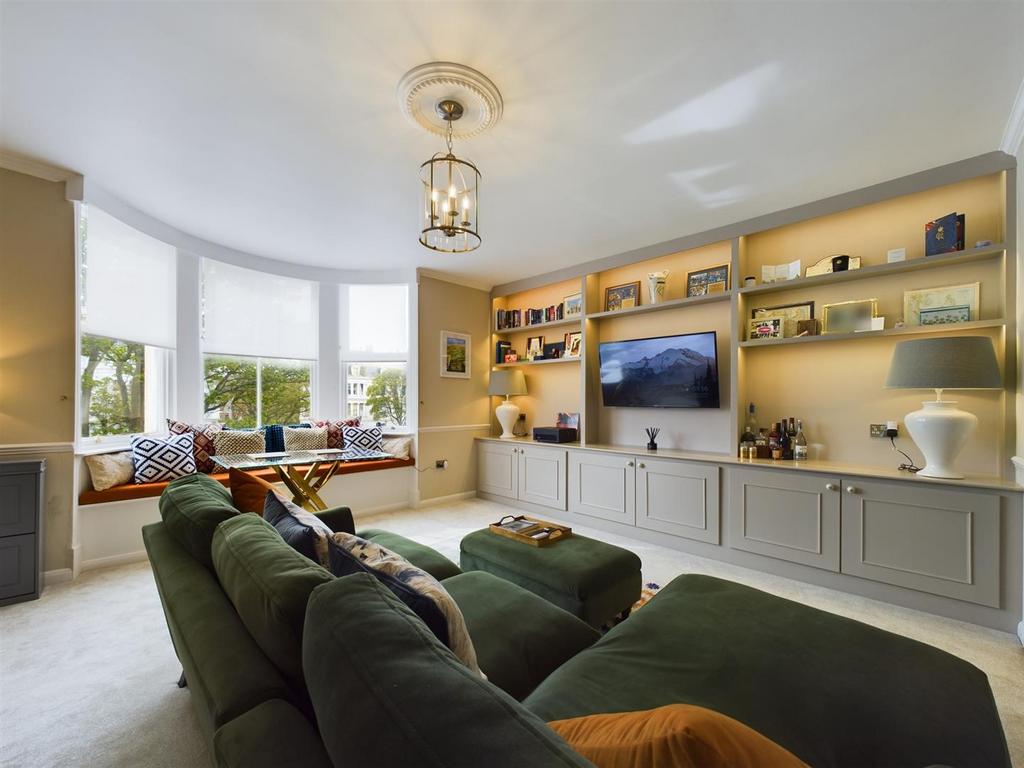 CAM03358 G0-PR0053-STILL009.jpg