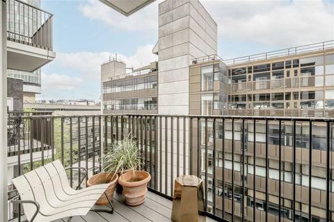 3 bedroom flat for sale, Cleveland Street, London W1T