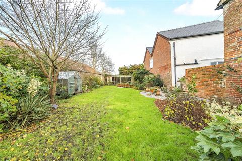 3 bedroom detached house for sale, Shepperton Road, Surrey TW18