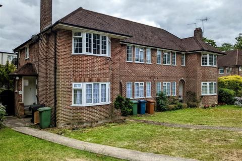 3 bedroom flat to rent, Springfield Close, Stanmore HA7