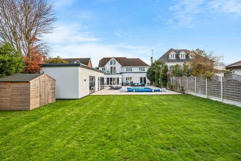 5 bedroom detached house for sale, Hall Road, Rochford SS4