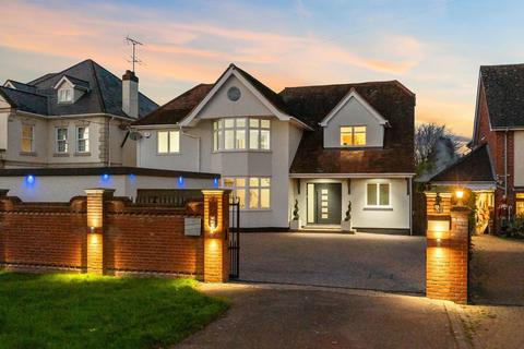 5 bedroom detached house for sale, Hall Road, Rochford SS4