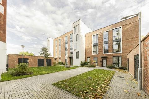 1 bedroom flat to rent, London Road, London SW16