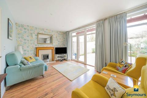 13 Princess Mary Close, Guildford, GU2 9UZ