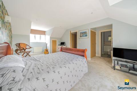 13 Princess Mary Close, Guildford, GU2 9UZ