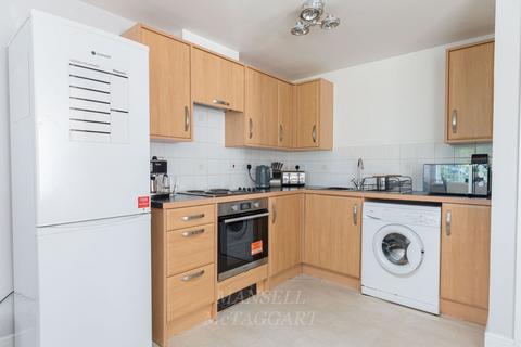 2 bedroom ground floor flat for sale, Worth Park Avenue, Crawley RH10